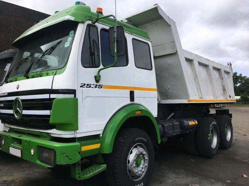 Mercedes powerliner 2535 10 cube tipper v8 twin turbo