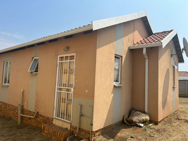 3 Bedroom House For Sale in Savanna City