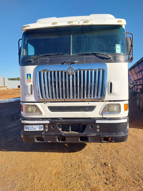 Strong and reliable International Truck 9800i