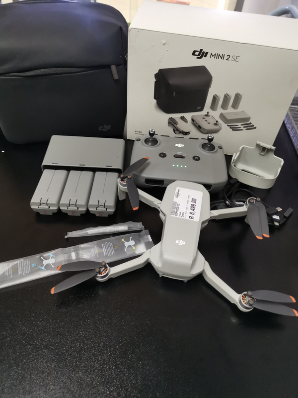 DJI Mini 2 Se Fly More Combo Drone