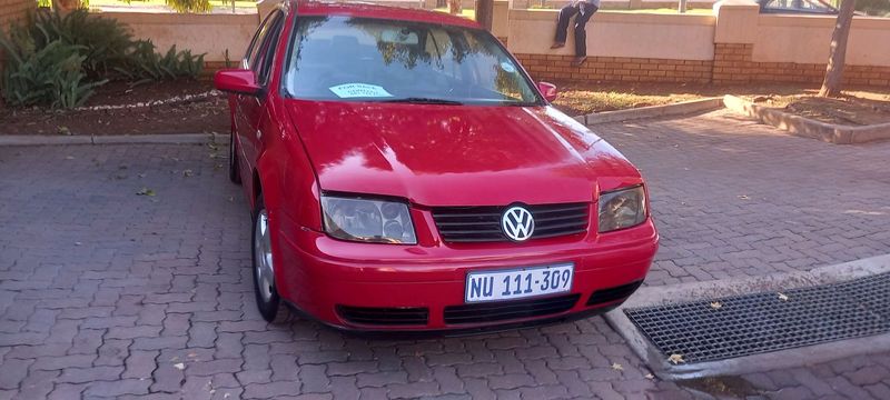 2004 1.6 Jetta 4, manual, excellent runner and very light on fuel. Recaro leather, tyres still good
