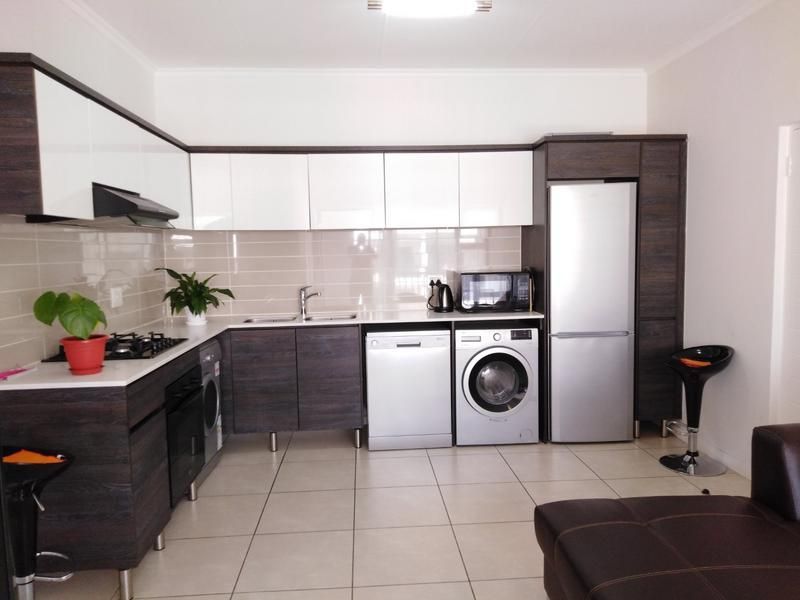 Modern 1 Bedroom for sale in Malakite, Edenvale