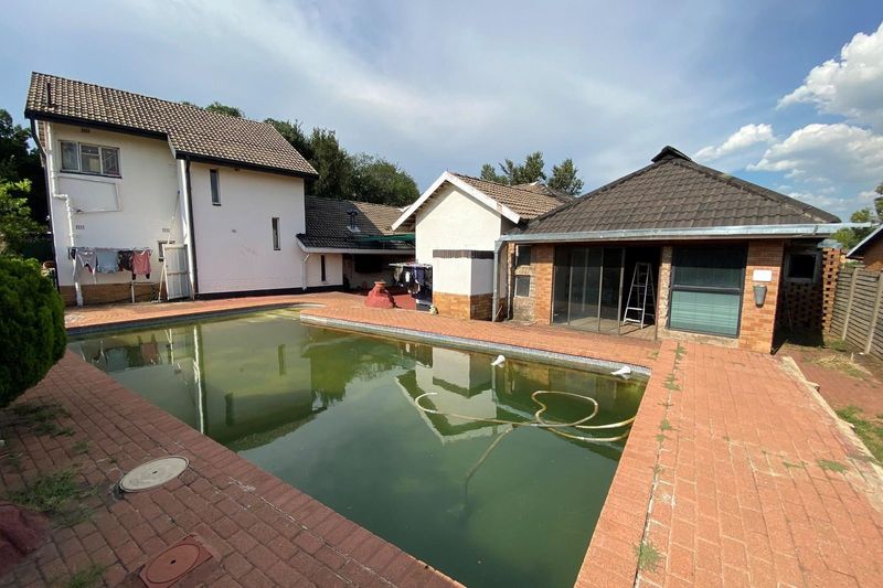 5-Bedrooms House available for Sale in Vanderbijlpark SW5