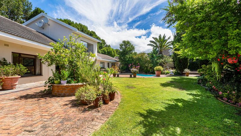 The Quintessential Family Home with Multiple  Accommodation Options.