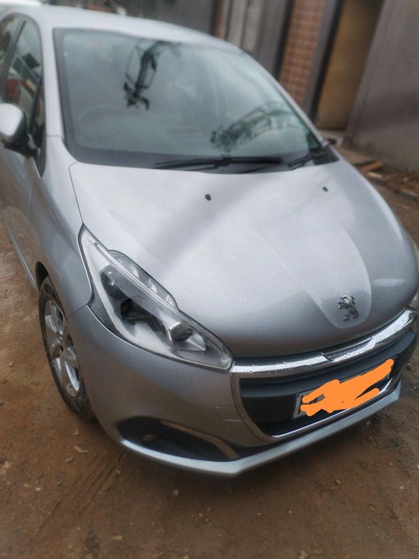 Peugeot 208 2018still in good condition no scratches every thing on the car working perfect