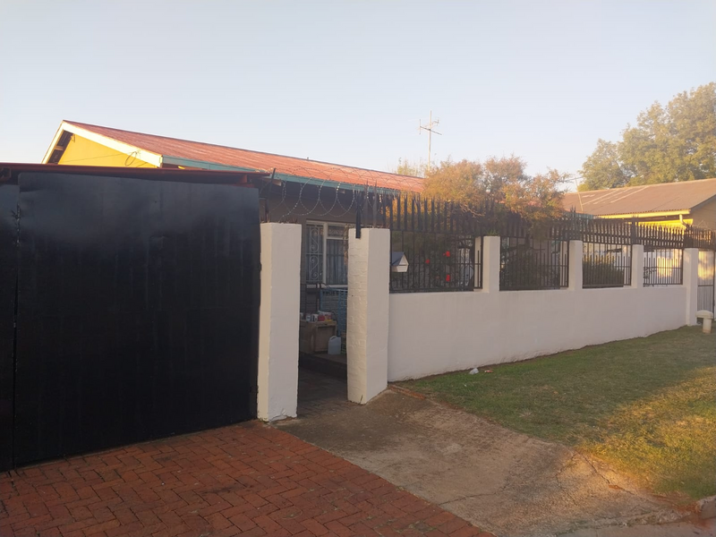 3 BEDROOM HOUSE FOR SALE IN ROODEPOORT