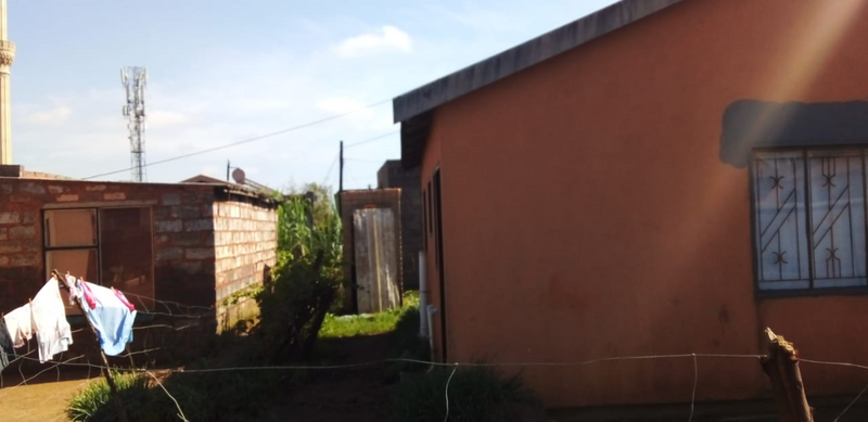 2 BEDROOM RDP HOUSE FOR SALE IN DAYVETON-CASH BUYERS ONLY.