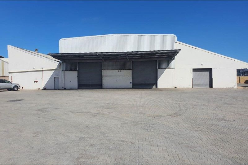 2039m2 Warehouse To Let in Deal Party