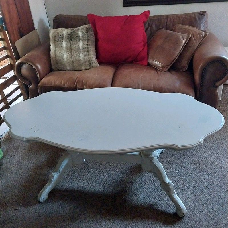 Classic style heavy coffee table