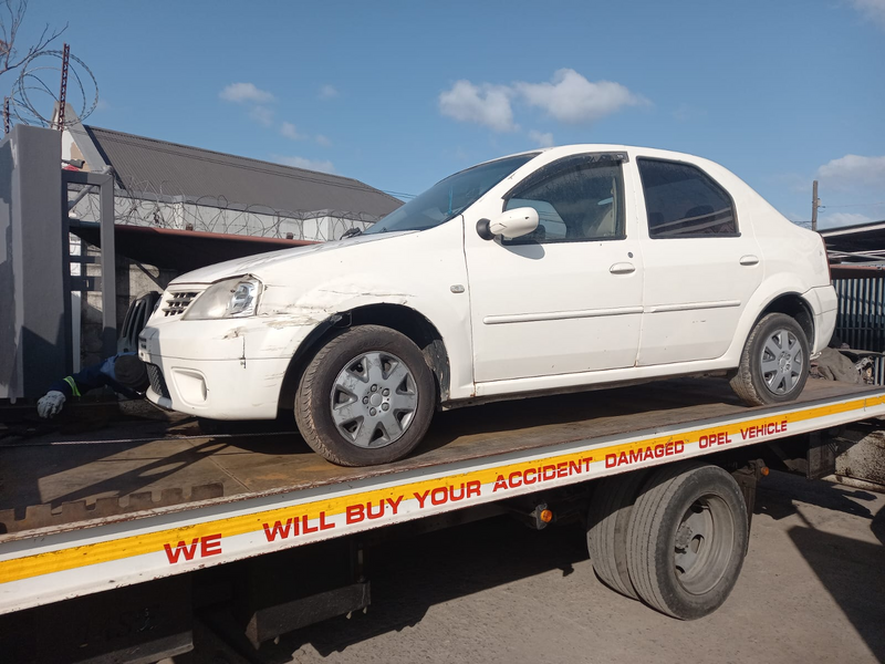 RENAULT LOGAN STRIPPING FOR SPARES