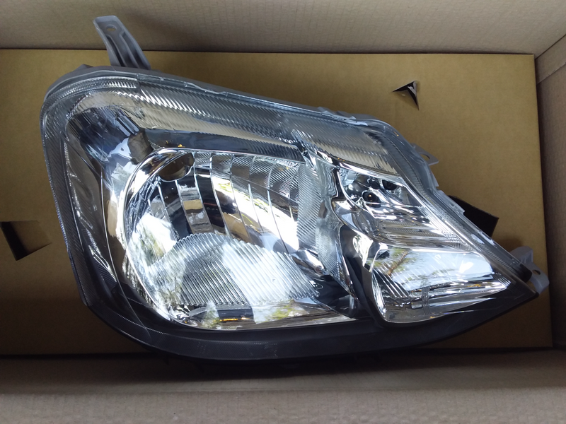 TOYOTA ETIOS FACELIFT 2013 /19  NEW HEADLIGHTS CHROME TYPE SALE R1350