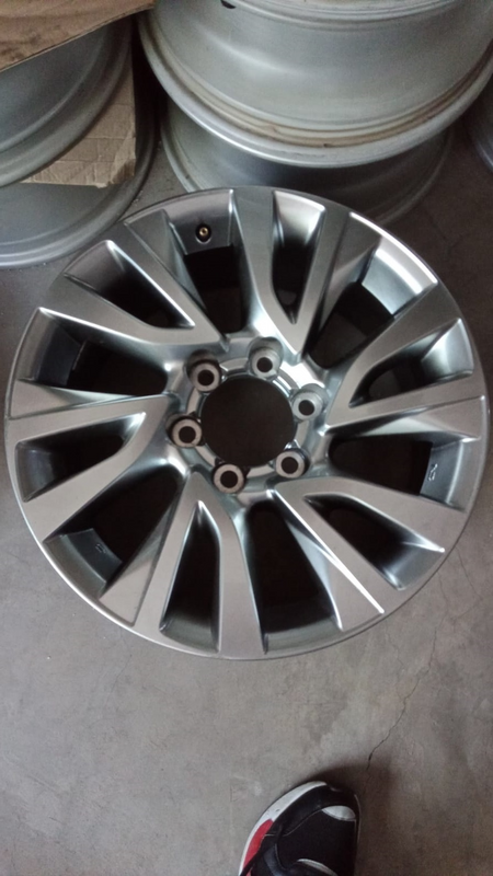 18inch Toyota Fortuner/Landcruiser original mag to use for spare R2900.