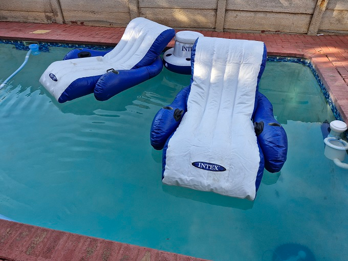 Pool Bargain ! 2 x Intex Large Pool Loungers and Drinks floater !
