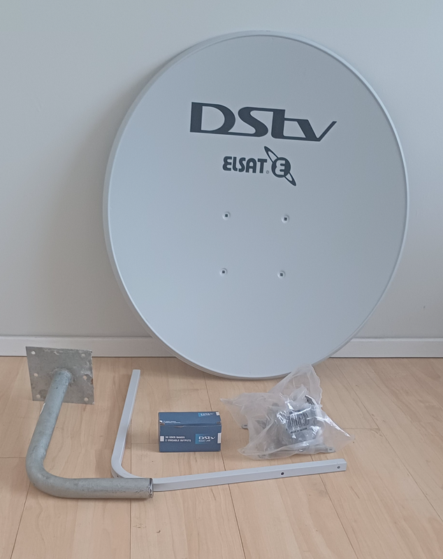 DStv decoder with all fittings and brackets ,smart LNB...all brand new.