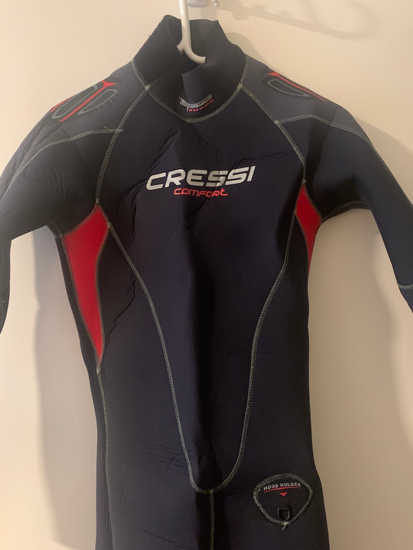 Scuba diving wetsuit, mask and fins