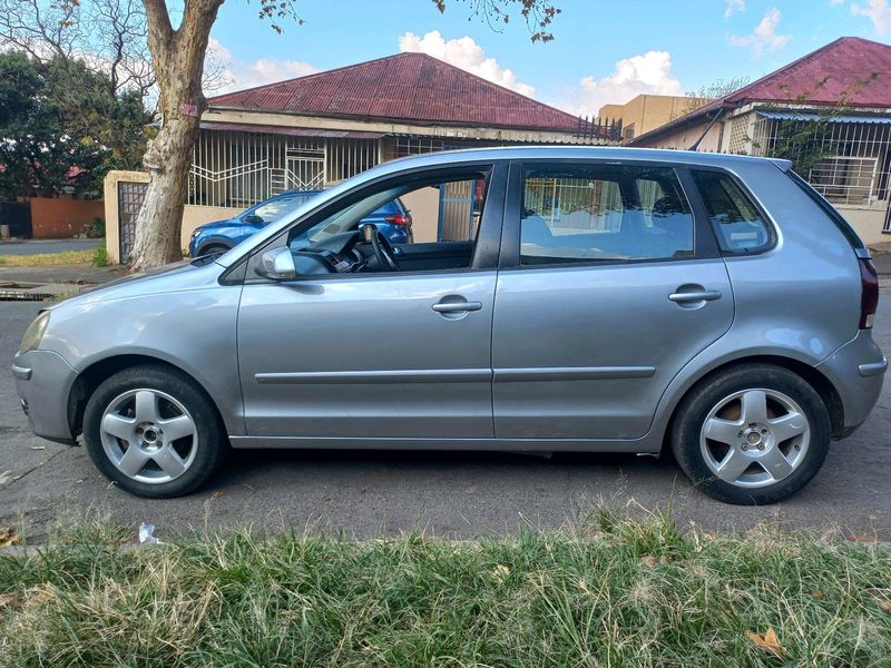 2006 VOLKSWAGEN POLO BUJWA 1.4 MANUAL TRANSMISSION IN EXCELLENT CONDITION