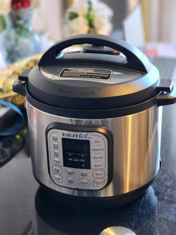 Instant Pot Duo Pressure Cooker 8LInstant Pot Duo 7-in-1 Smart Cooker (8L)