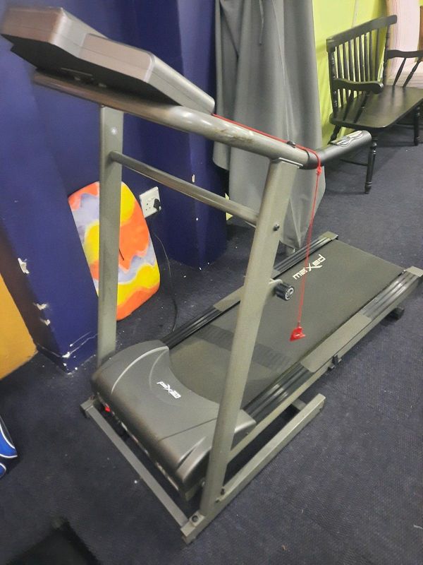 Treadmill-Maxed MXE 510 for sale R3500