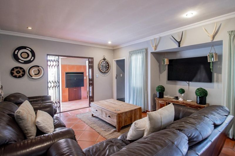 ENJOY ESTATE LIVING !!!Any offers from R1,750,000.00 will be considered.