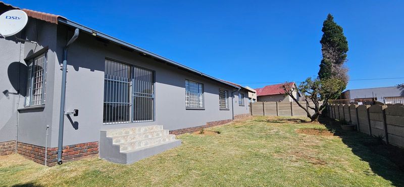 Welcome to the perfect family home within a sought after suburb!!