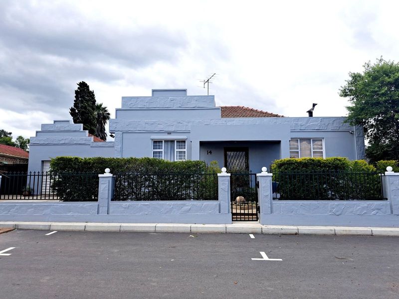 Beautiful Art Deco Home on the R62 with Business Right Possibilities