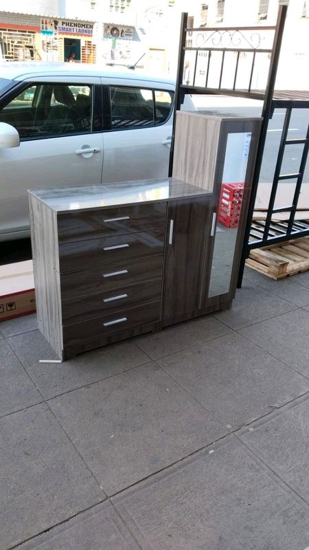 Chest of drawers 0610056760