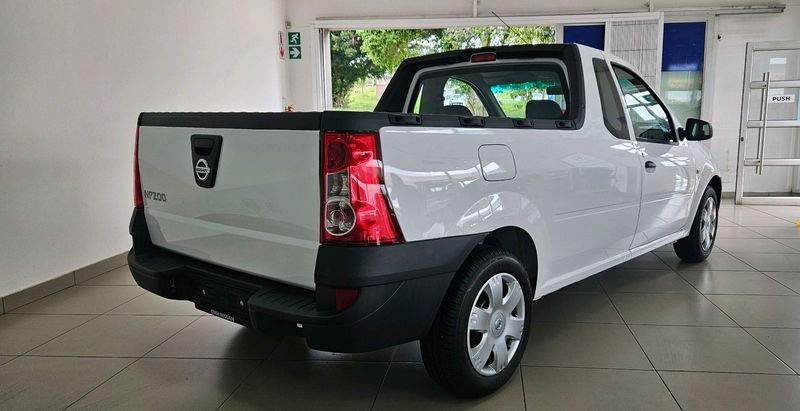 2024 Nissan NP200 1.6 Safety Pack