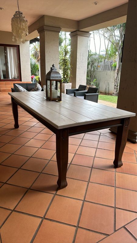 8 seater solid table