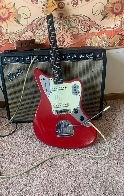CASH FOR OLD FENDER AND GIBSON GUITARS