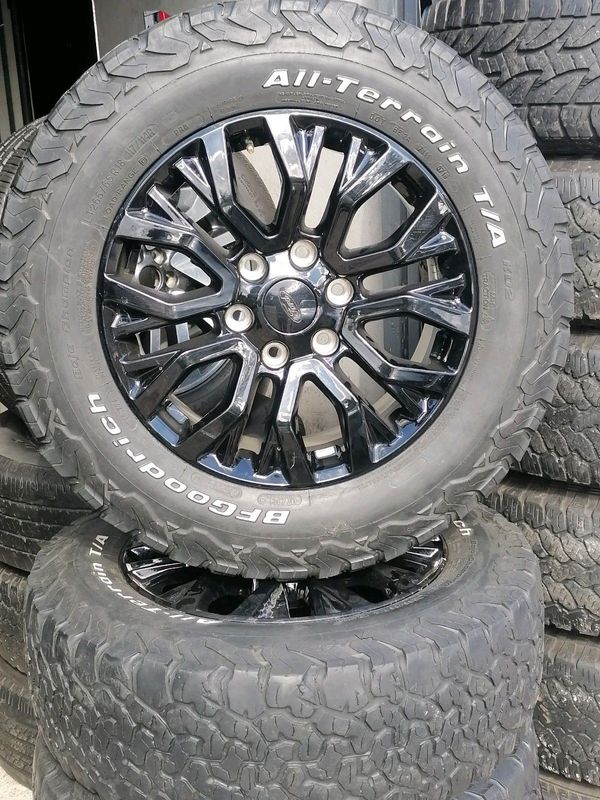 Ford Ranger Thunder 18inch Mag Rims (WITH USED TYRES)