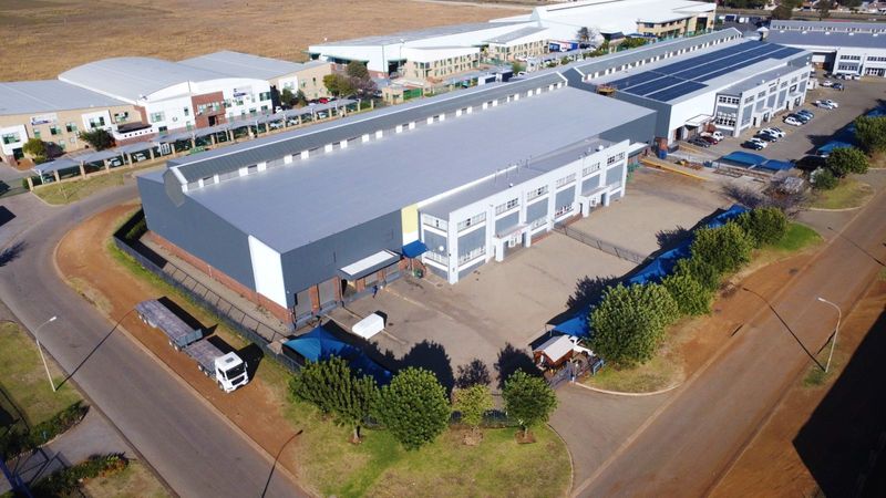 2128m² Industrial To Let in Spartan at R65.00 per m²