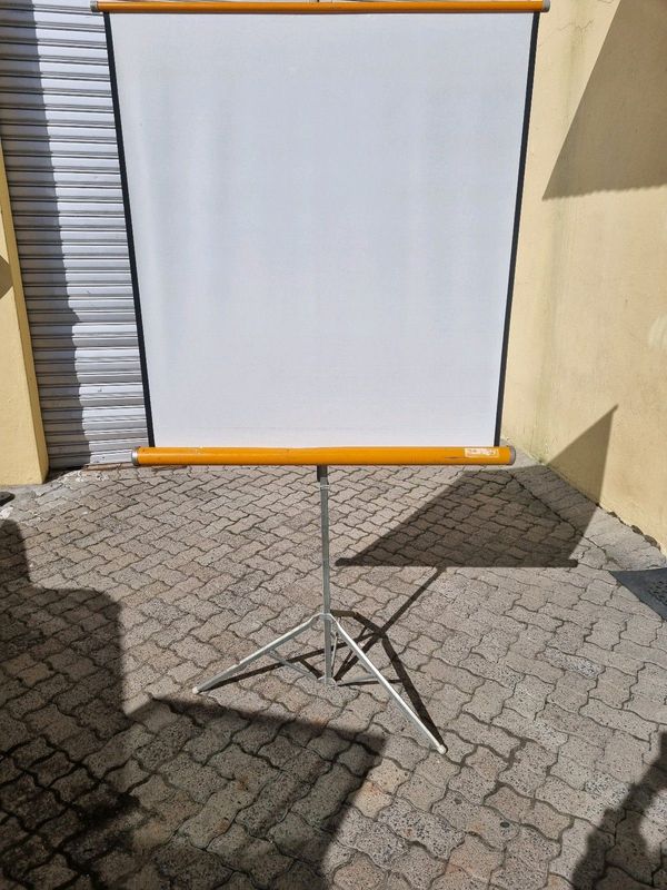 Projector screen size 105x99cm