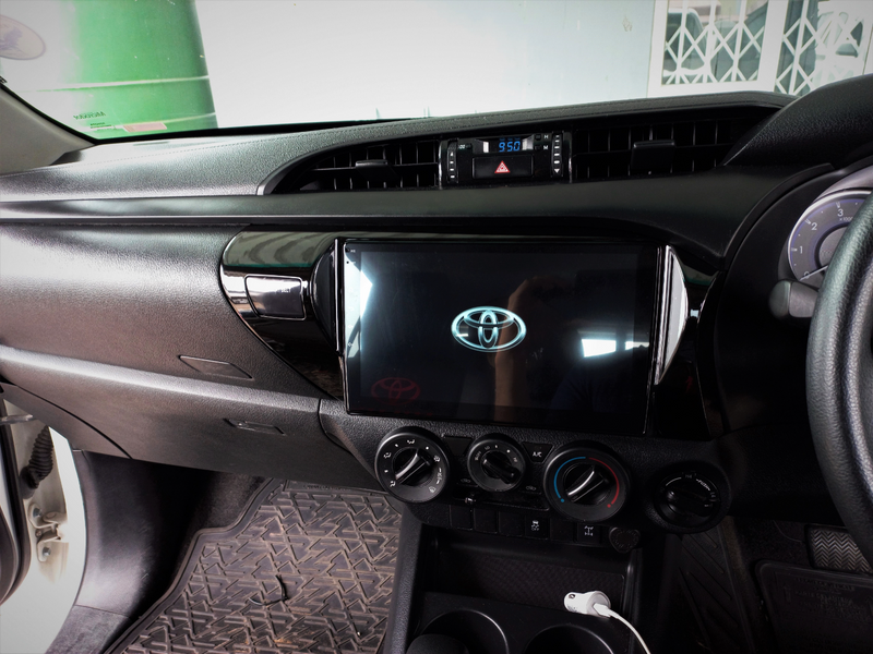 TOYOTA HILUX GD6 10 INCH ANDROID TOUCHSCREEN MEDIA UNIT (2016-2023)