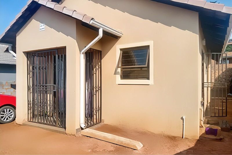 3-Bedroom &amp; 2-Bath in a Community Gated area In Dawnpark
