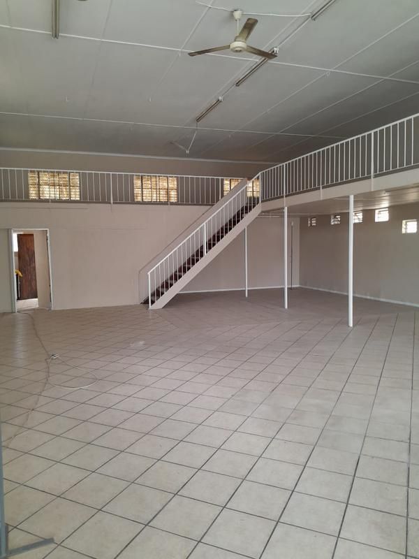 Kroonstad Commercial Building To Let ! office or Retail