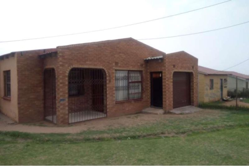 Improved facebrick house on main street of KwaMathukuza