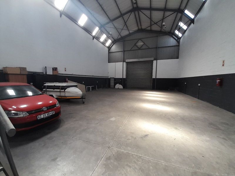 448m2 Industrial Factory Warehouse Unit To Let in Stikland &#64; R33 600.00 excluding v