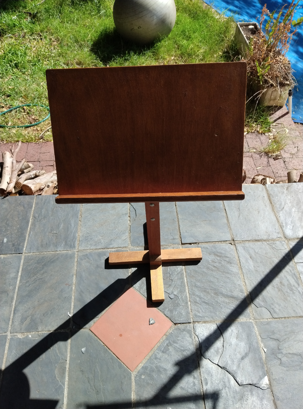 Music Sheet Stand &#61; Adjustable