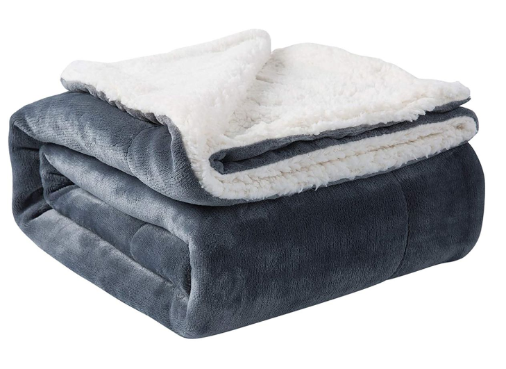 Sherpa Flannel Soft Blanket Available on both sides. Multiple colour. - Gray. 2 - Three Quarter -- A