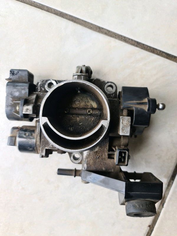 Peugeot and Citroën 1.8l...2.0l throttle body and manifold