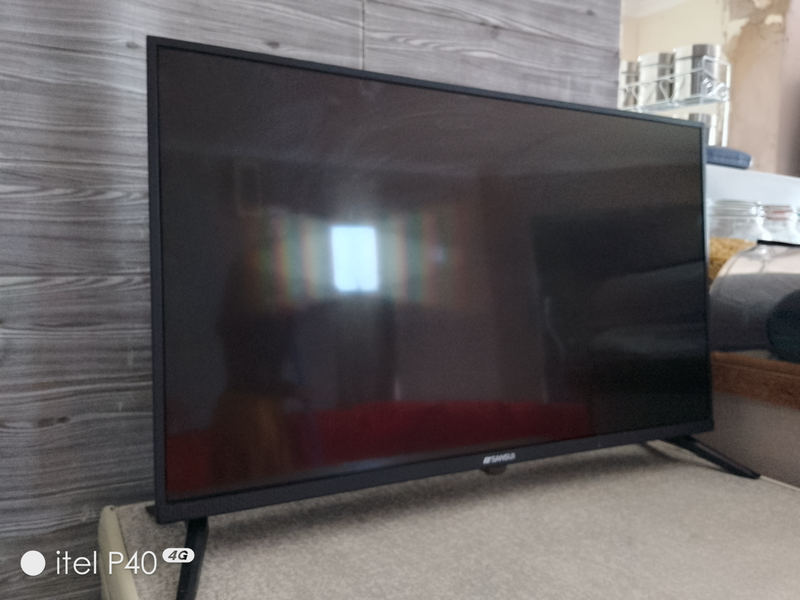 Sansui 32 inches flat tv
