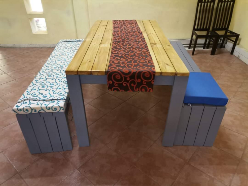 OUTDOOR BENCHES