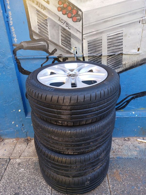 A Set of 17inches Mercedes Benz Rims And TYRES