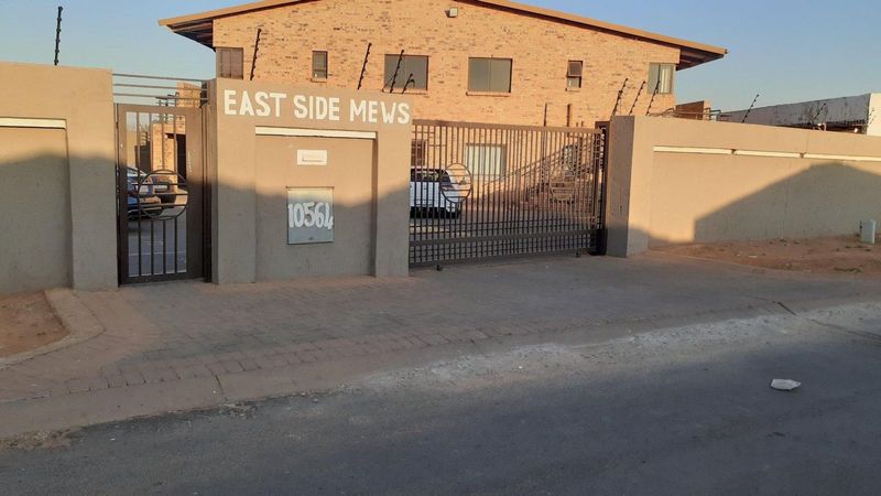 Two bedroom flat to rent in Lenasia