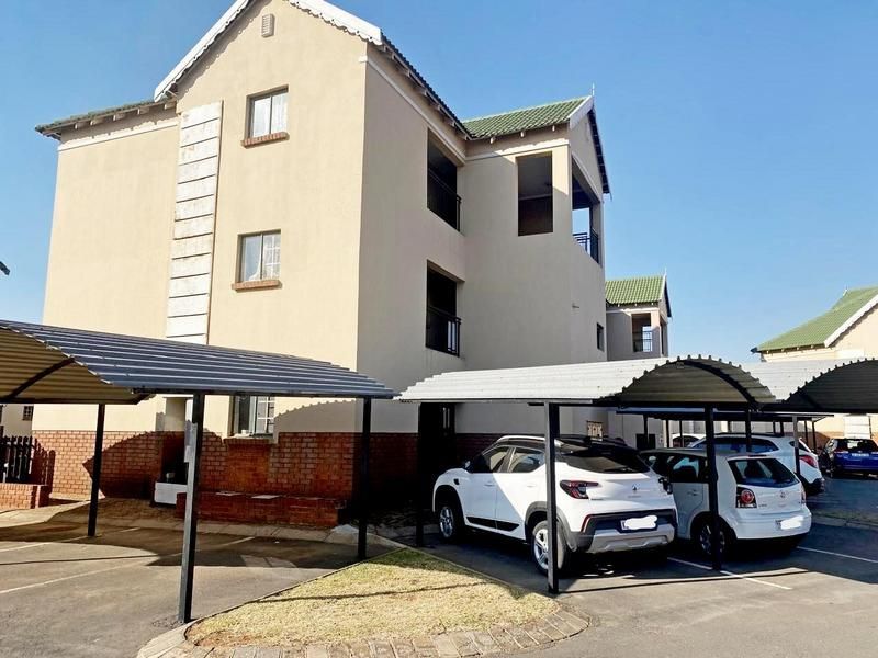 Lovely 2 bedroom townhouse in Midriver Estate