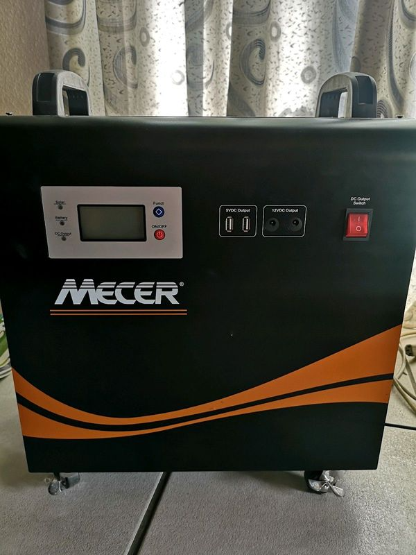 Mecer True 1000watt Inverter with Solar panel Mercer Trolly