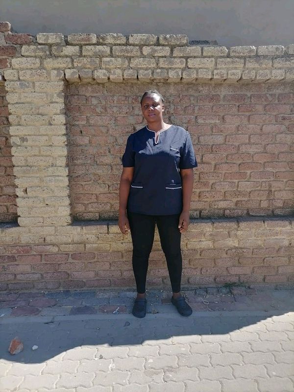 LINET, A QUALIFIED ZIMBABWEAN LADY IS LOOKING FOR A CAREGIVING, ELDERLY CARE AND NIGHT NURSING JOB.