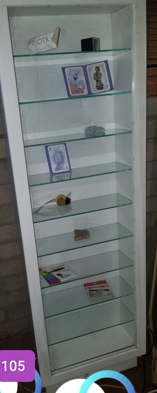 Display Cabinet in perfect white