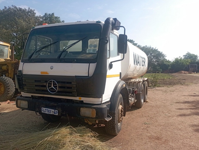 Mercedes-Benz 18000L water Truck