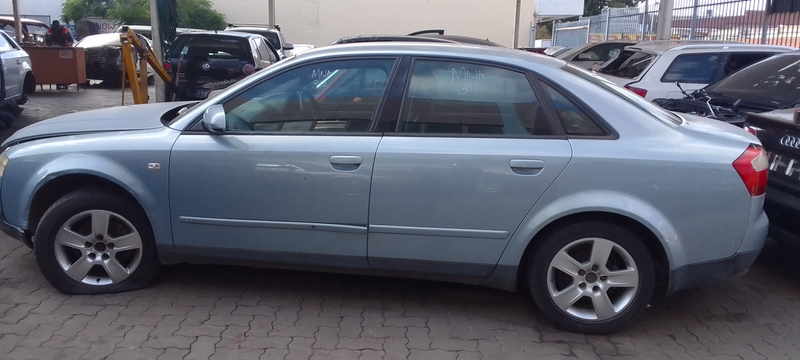 AUDI A4 B6 9TD FOR STRIPPING